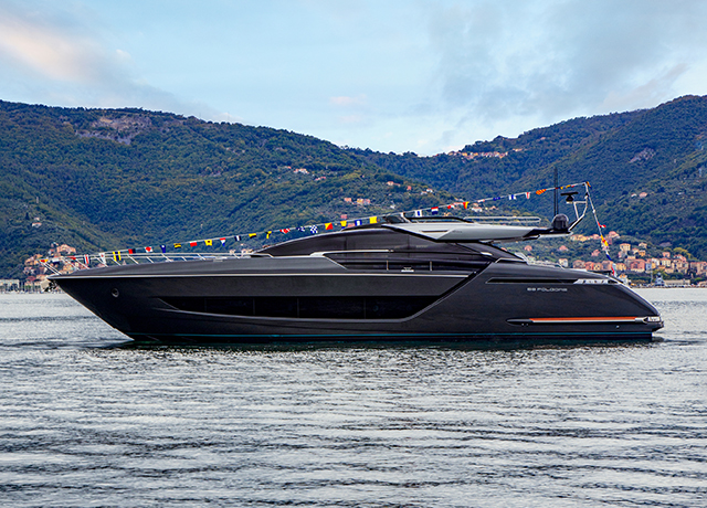 Riva 88’ Folgore: the new object of desire on the international yachting scene.