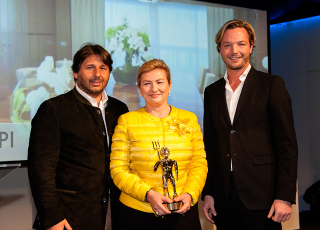 M/Y CRN Chopi Chopi 80m given an award at the "SHOWBOATS DESIGN AWARDS 2014"