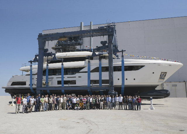 Varata la terza Navetta 37, la prima interamente costruita presso la Ferretti Group superyacht yard di Ancona