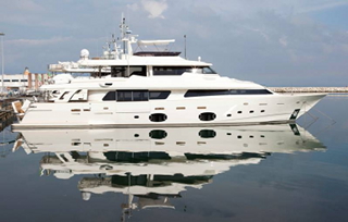 HULL NUMBER 12 OF FERRETTI CUSTOM LINE NAVETTA 33 CRESCENDO HAS BEEN DELIVERED TO ITS OWNER