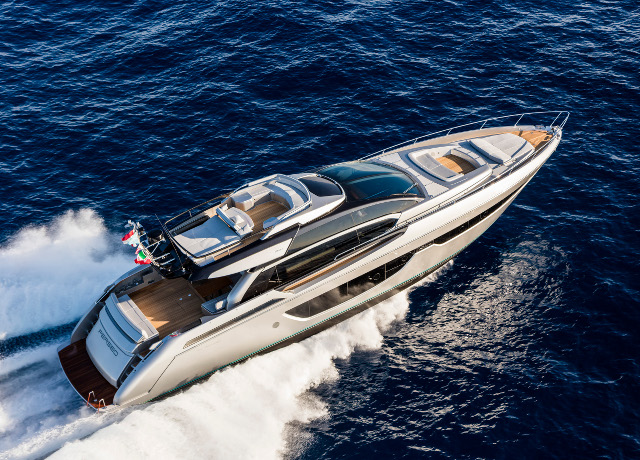 The Riva 76' Perseo makes its official world debut