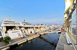 THE FERRETTI GROUP CONFIRMS ITS LEADERSHIP IN BRAZIL, WITH SEVEN MODELS ON DISPLAY AT THE 2012 RIO BOAT SHOW