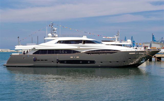 FERRETTI CUSTOM LINE CELEBRATES THE THIRD BAPTISM OF 2012 WITH<br />THE LAUNCHING OF THE NEW 124’