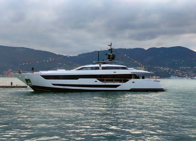 Il primo Custom Line 120’ è sceso in mare