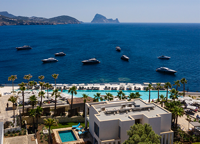 Sunset thrills: il brivido Pershing conquista Ibiza.