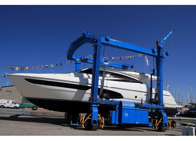 Varata la prima unità di Ferretti Yachts 650: l’imbarcazione debutterà in anteprima mondiale al prossimo salone nautico di Cannes