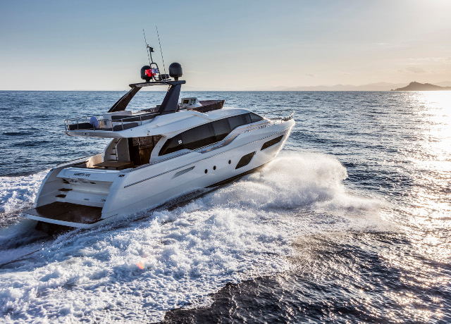 Ferretti Yachts 700: il flybridge sportivo di nuova generazione