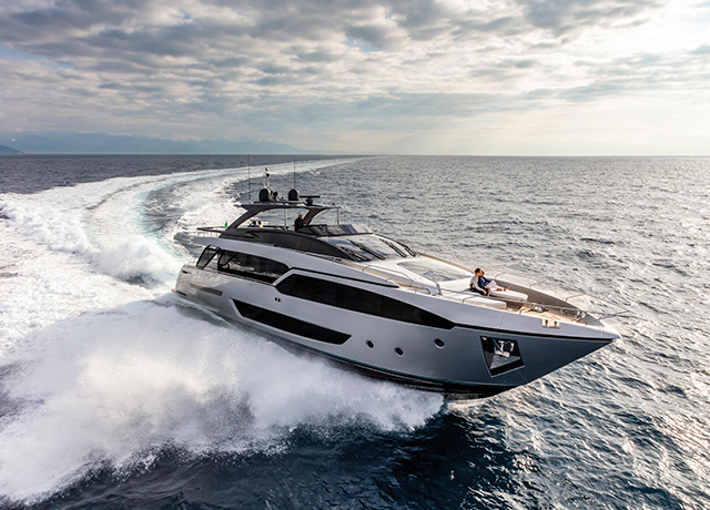 Riva 90’ Argo: Nuovo mito di bellezza e innovazione.<br />