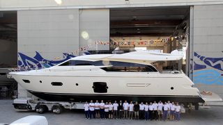 FERRETTI 750: THE FIRST HULL LAUNCHED IN CATTOLICA. THE YACHT WILL BE PRESENTED AT THE FESTIVAL DE LA PLAISANCE 2013 IN CANNES AND THEN PUT ON DISPLAY AT THE GENOA BOATSHOW.