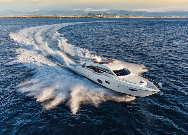 Ferretti Yachts 690: debutto spagnolo al “Salonnautico” 2014 di Barcellona