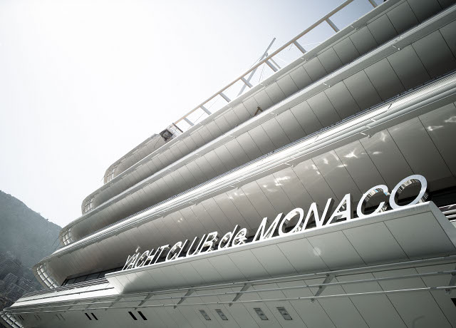 Ferretti Group e Yacht Club de Monaco presentano la nuova lounge “Riva Aquarama”, uno spazio esclusivo interamente dedicato al mito Riva
