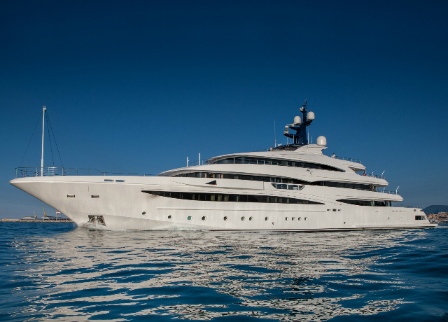 CRN consegna M/Y Cloud 9, l’ultimo gioiello del cantiere