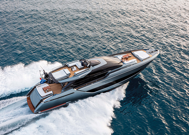 Riva 88’ Folgore: forever innovative.