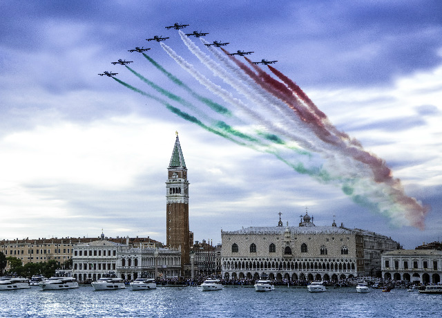 Il 50°anniversario di Ferretti Yachts incanta Venezia 