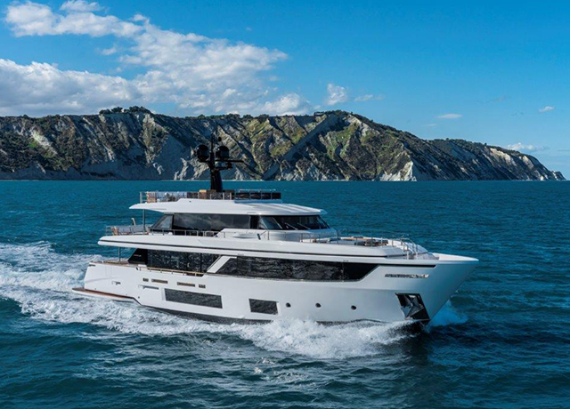 Custom Line presents the new Navetta 30: “The Art Of Movement”.