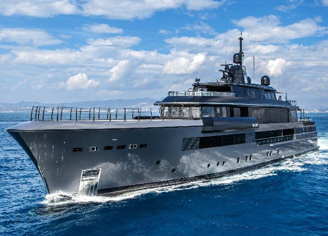 M/Y Atlante di CRN ammiraglia della prima edizione del Versilia Yachting Rendez-Vous 