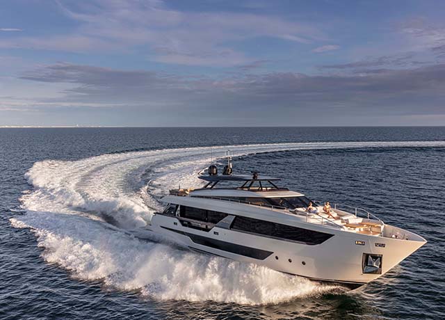 Ferretti Yachts 1000: a thousand reasons to fall in love.