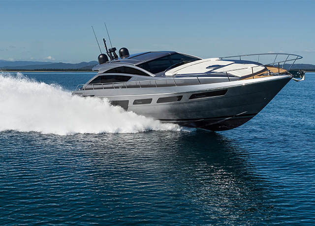 New Pershing 6X: born to win every challenge.