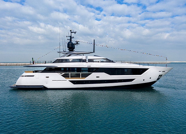 Custom Line 106’ M/Y Gerry’s Ferry: the first yacht of the year launched by the brand's planing line.