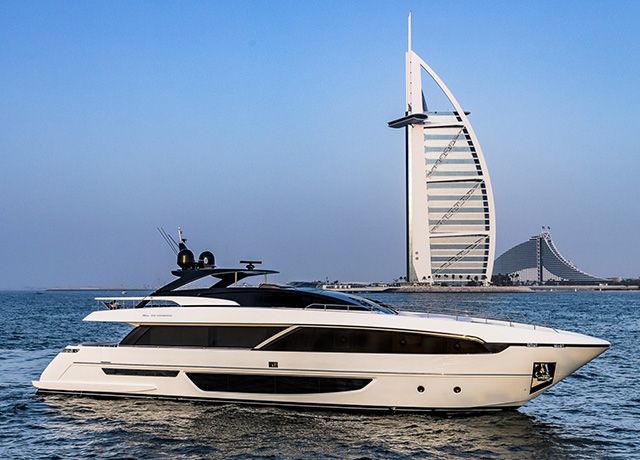 À Dubaï, le Groupe Ferretti est la star du boat show. 