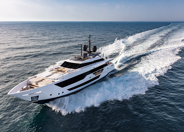 Custom Line 106', a masterpiece in the brand's planing line, makes its debut at the Fort Lauderdale Boat Show  with a U.S. premiere.