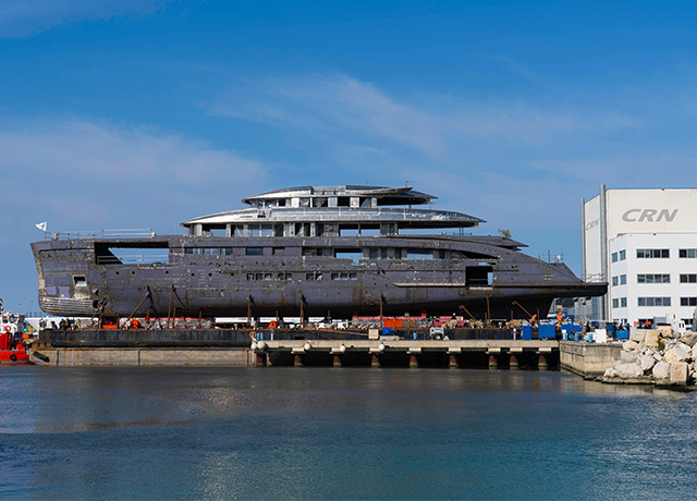 CRNの新しい67メートルメガヨット M/Y 143 Maranelloを建造中。
