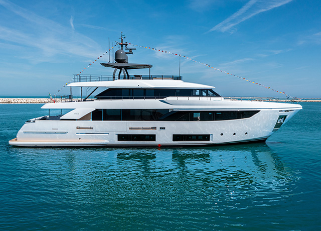 Custom Line celebrates the launch of its 27th Navetta 33 superyacht.