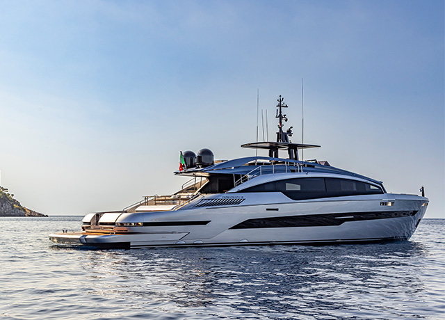 Pershing GTX116: sporty by nature and extraordinarily liveable.