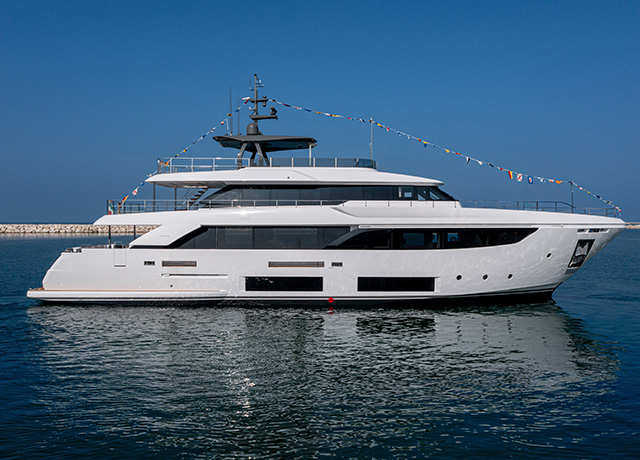 Design, elegância e inovação: foi lançada a vigésima nona embarcação Navetta 33 da Custom Line.<br />
.