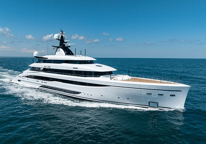 67m AMOR À VIDA CRN superyacht delivered.