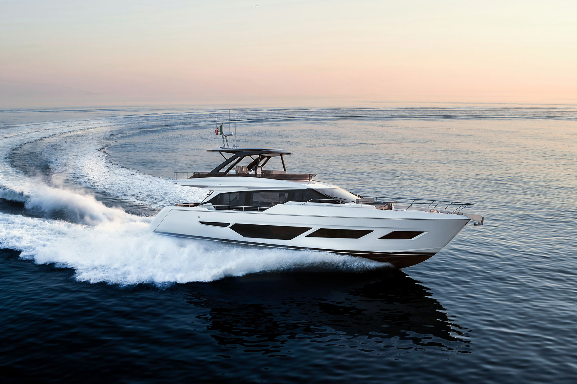 Ferretti Yachts 720. L’evoluzione del flybridge fra i protagonisti al Cannes Yachting Festival e al Salone Nautico di Genova.